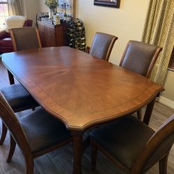 Dining Table & 6 Chairs