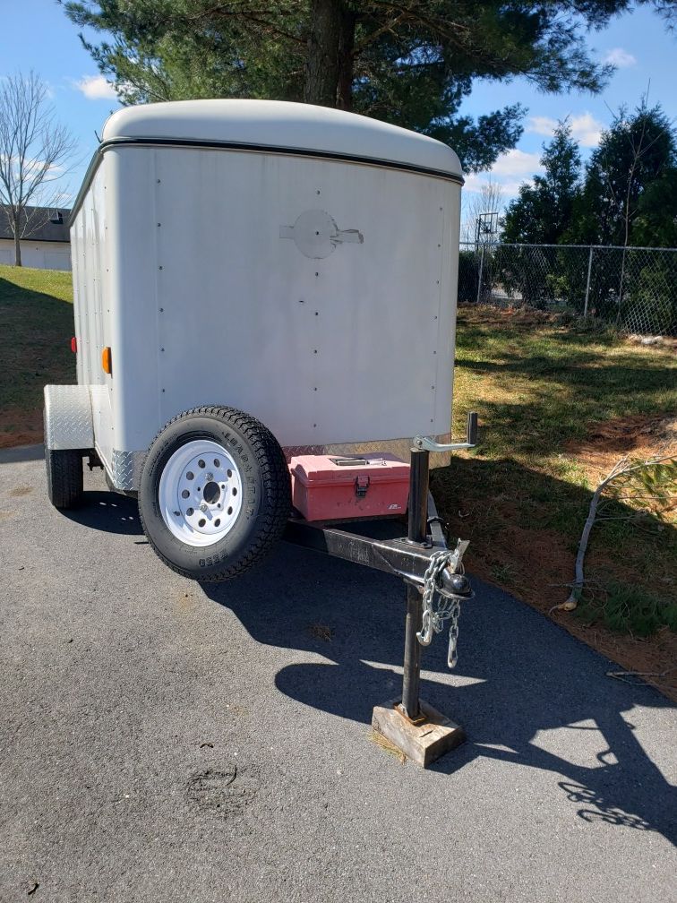 5 x 8 enclosed trailer