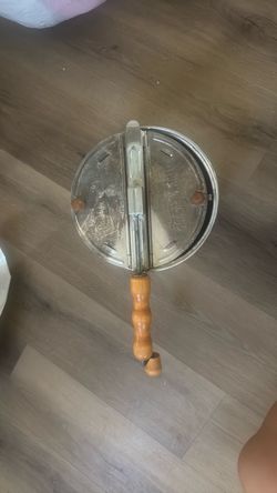 Antique world Whirley Pop, popcorn maker Antique world pop, popcorn maker