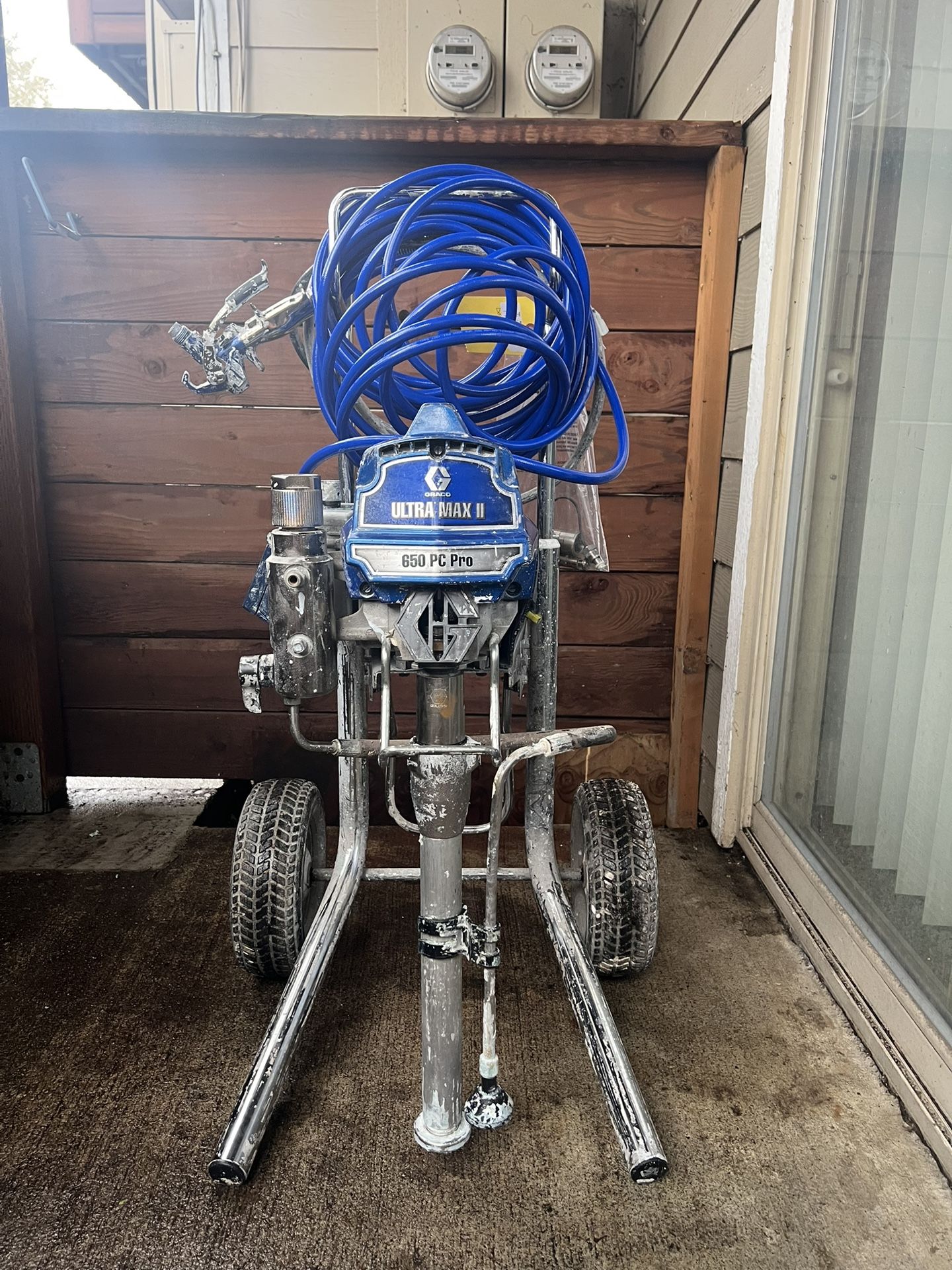 GRACO Paint Sprayer
