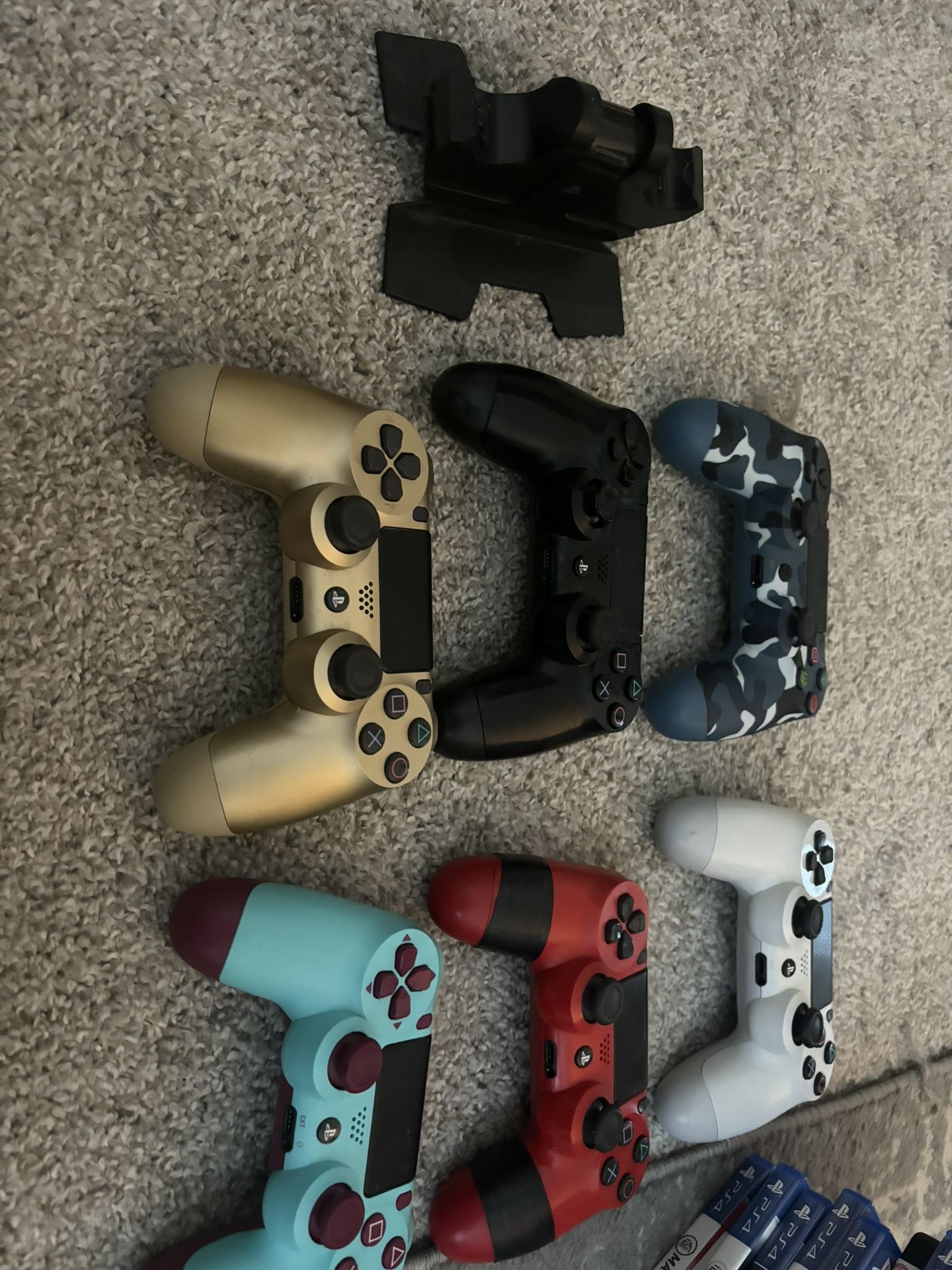 PS4 Controllers And Wireless Charging Stations