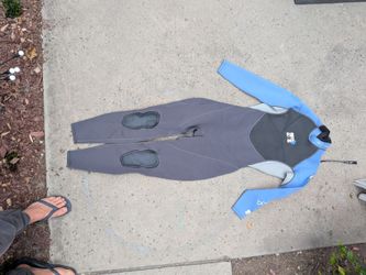 Wetsuit - Women's Size 11/12