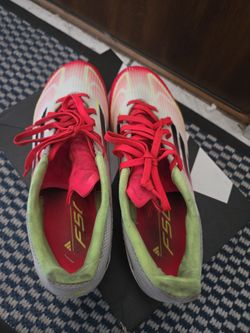 25.00 SOCCER SHOES Size 8.5