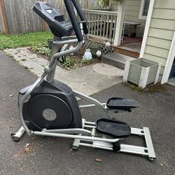 Spirit xe795 elliptical 