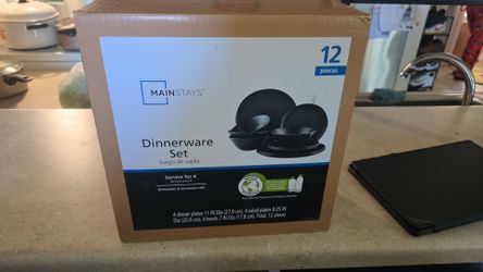 Dinnerware set new