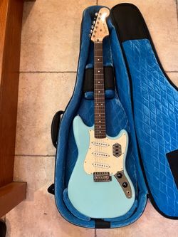 Squier Paranormal Cyclone (Mint) w/ Reunion Blues Hardshell Case (Brand New)