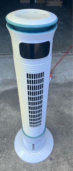 Fan Upright 3 speed rotates timer wind modes (in Des Moines)