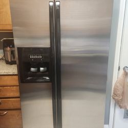refrigerator 