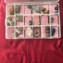 Crystal & Rock Collection Box – 20+ Mixed Natural Stones, Quartz, Pyrite, Tiger’s Eye & More