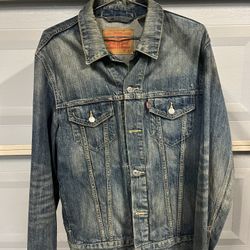 LEVIS DENIM JACKET Men’s Size Large 