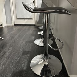 Gray Bar Stools (4x) 