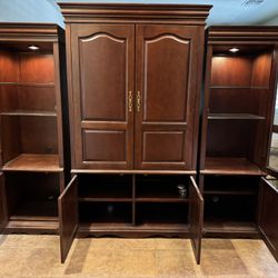 Entertainment center