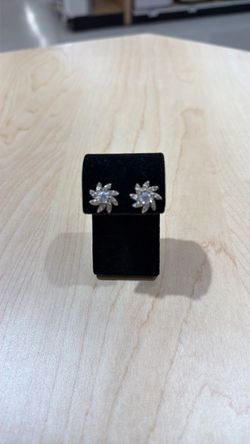 14K Two Tone Star Earrings