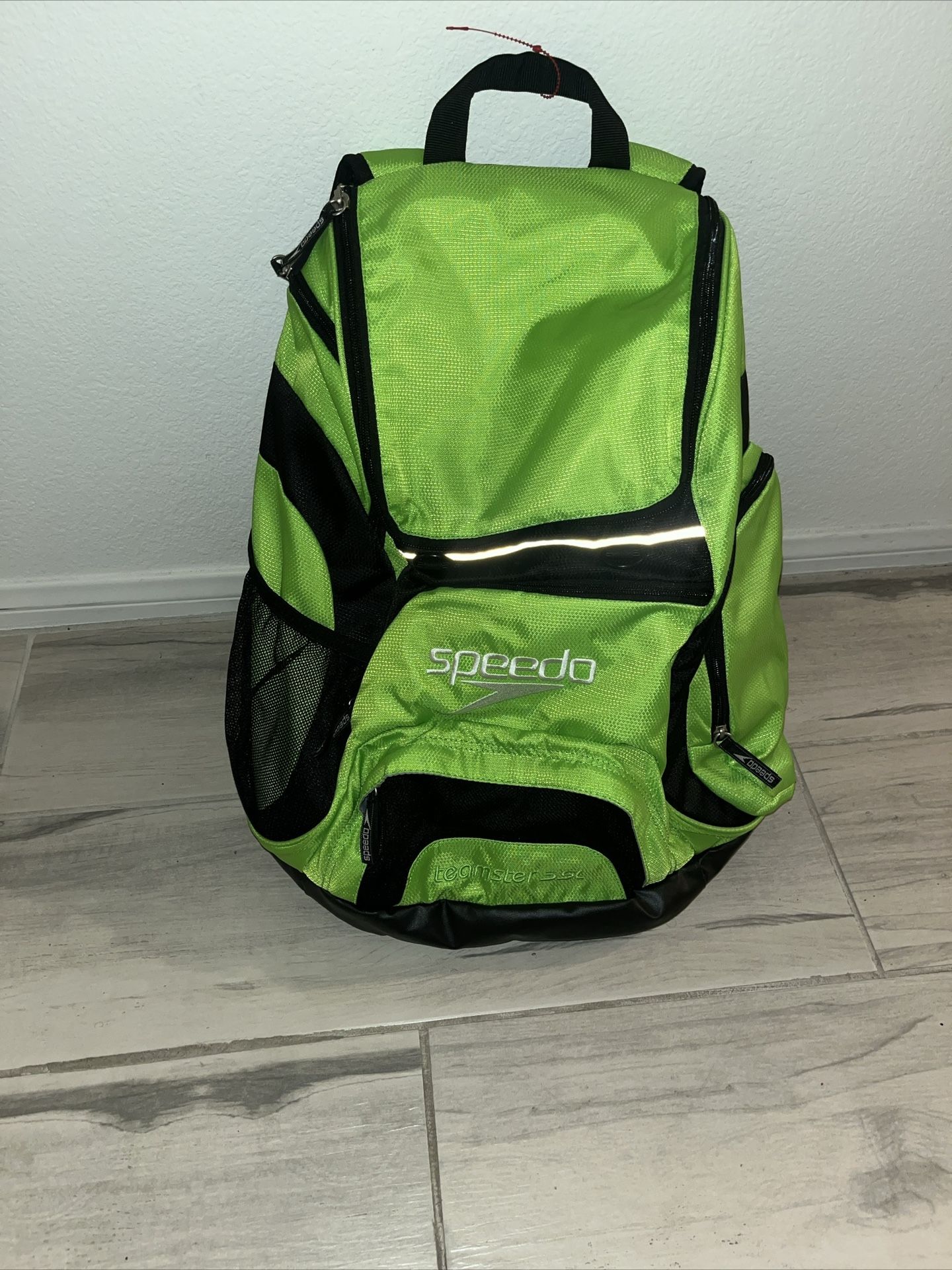 Hiking Backpack Speedo Teamster 35l Lime Green Wet Dry Compartment Running Bag