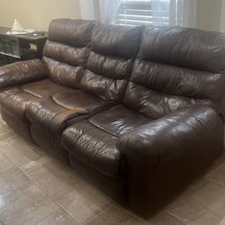 Sofás  $100  two pcs   Good conditions