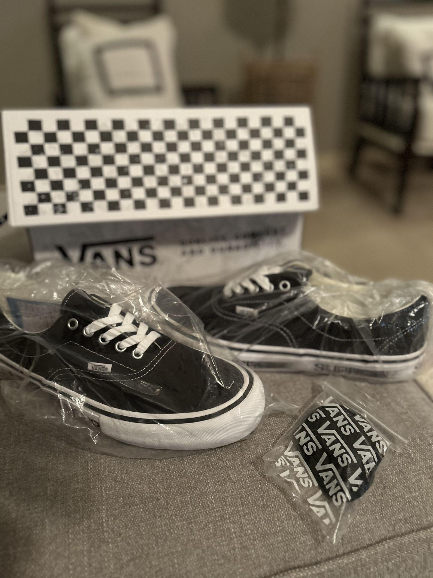 Era Supreme Logo Vans x Motion Pro Black - 