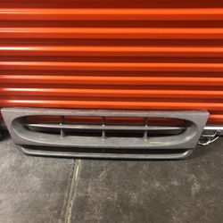 1999 Ford E250 Van Grill and Headlight Housing