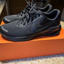 Nike (Revolution 7)