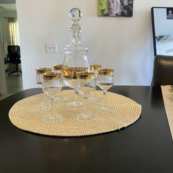 Luxurious Gold-Trimmed Glass Decanter Set
