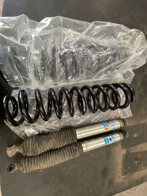 Photo Ford F-250 Ready Lift Springs With Shocks 2.5”