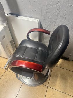 Salon chair