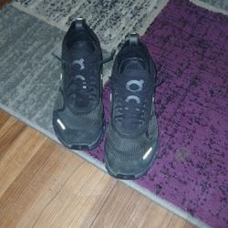Cloud 5s Shoes Size 10 All Black Suede 