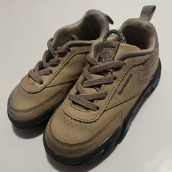 Infant Size 8 Reebok Shoes 