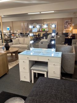 White Hollywood Vanity Set with Lights, Charging Ports, and Stool