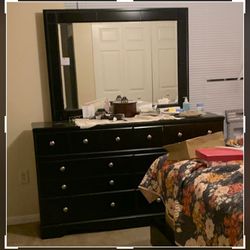 Six drawer Dresser and Mirror 