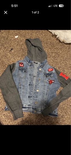 Chicago Bulls crop Denim Hooded Jacket with grey sleeves