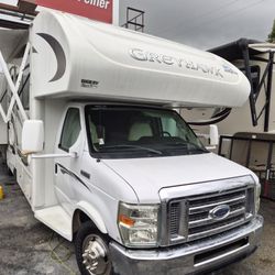 2015 Jayco Grey Hawk 40,000 Miles Motor Home Rv