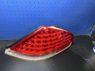 3004-2007 BMW 650i 645i Passenger Side Taillight 