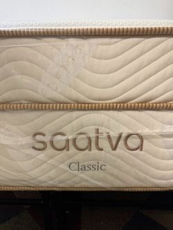 LIKE NEW! Saatva Classic Firm King Mattress - Delivery Available