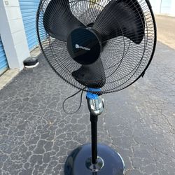 Oscillating adjustable height Fan w/Remote and timer