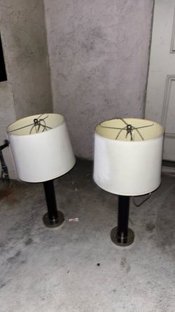 Vintage International Style cylindrical table lamp