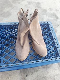 Boots $5