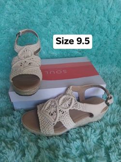 New women’s shoes size 9.5