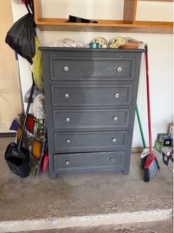 Chest of drawers