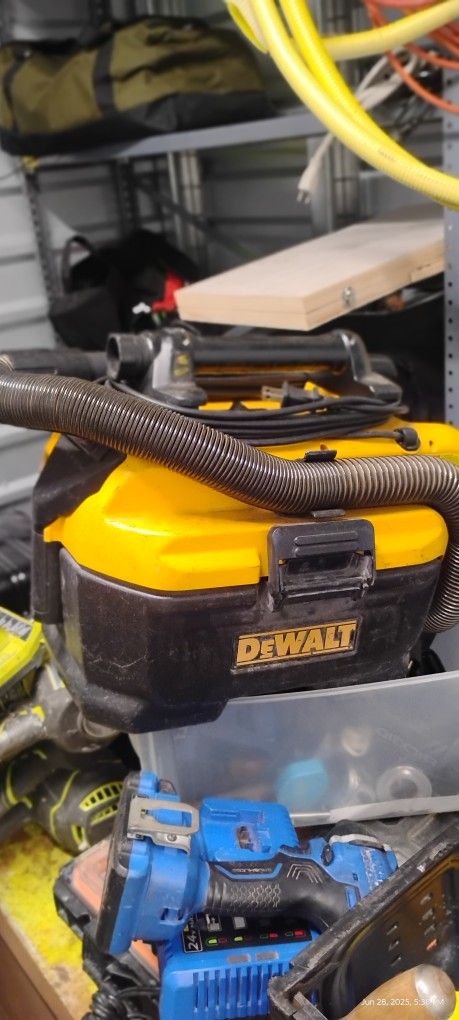 DeWalt Shop Vac