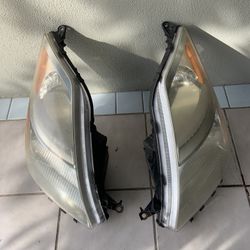 Headlights Toyota Prius 2006-09