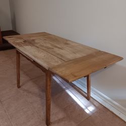 Antique Table Good Condition!