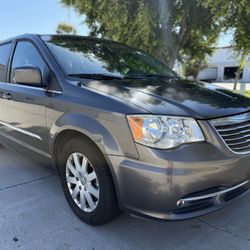 2016 Chrysler Town & Country