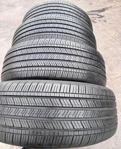 255/55/20 Michelin 📍📍 Vendo un set de llantas con 80% de vida las 4 📍🌟