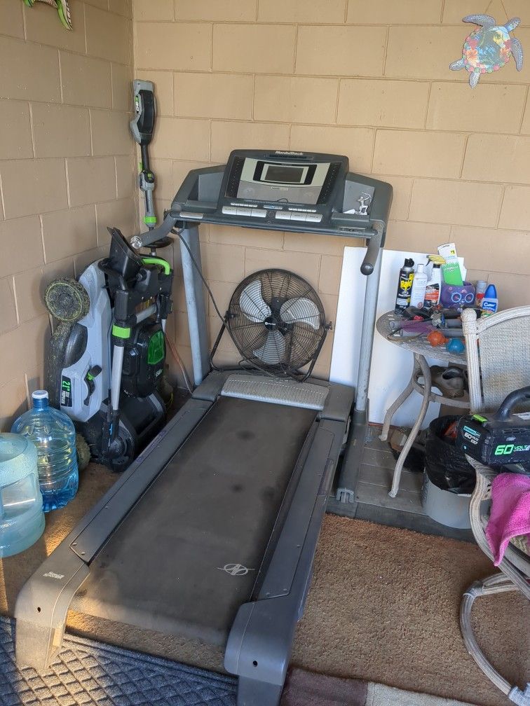 Viewpoint 3000 NordicTrack Treadmill