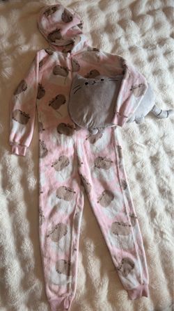 Pusheen onesie and plushie girls size 9 “runs slim”