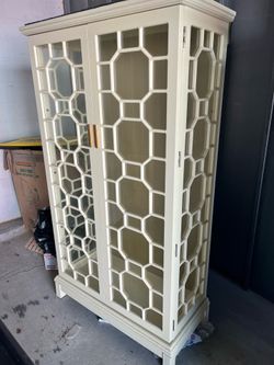 Beautiful cabinets