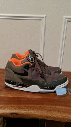 Nike Flight Squad olive green sz 12