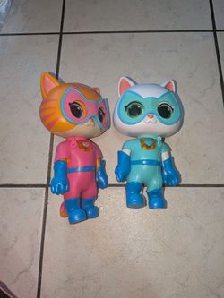 2 super kitties