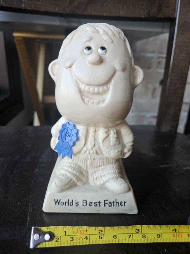 Vintage R&W Berries 1970 "Worlds Best Father" Statue Figure Vintage Collectible