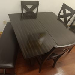 *Now Available!!!*---Stunning Kelly Dining Table Sets W/4 Chairs And Bench---Delivery And Financing Available🤭